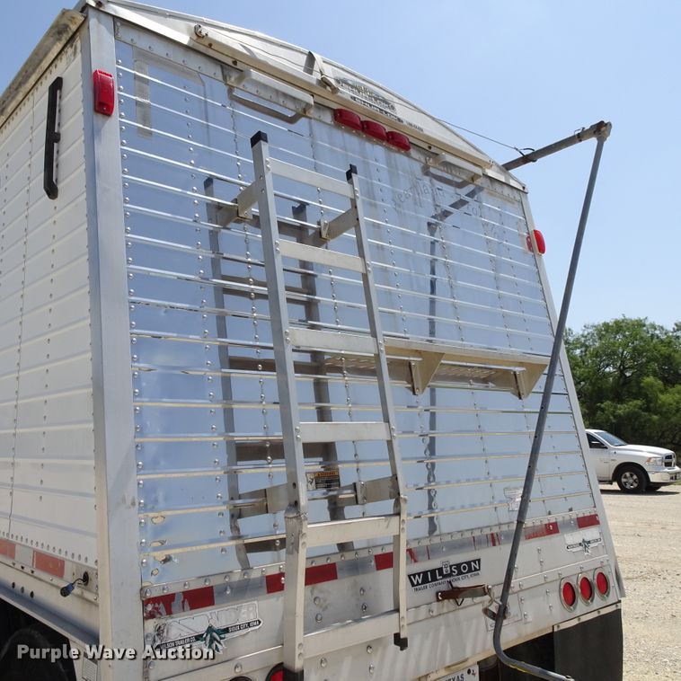 image for item HC9067 2007 Wilson DWH-551C double hopper bottom grain trailer
