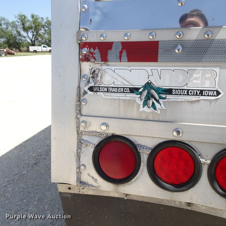 image for item HC9067 2007 Wilson DWH-551C double hopper bottom grain trailer