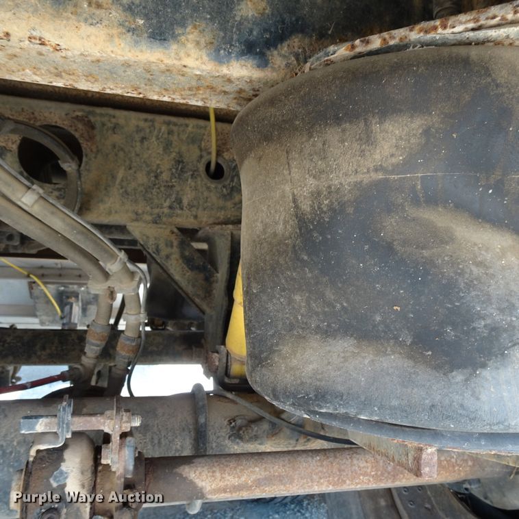 image for item HC9067 2007 Wilson DWH-551C double hopper bottom grain trailer