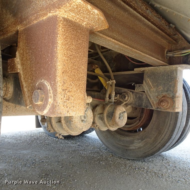 image for item HC9067 2007 Wilson DWH-551C double hopper bottom grain trailer