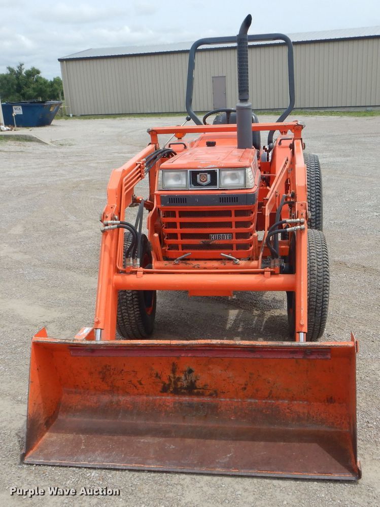 image for item HM9649 Kubota L2550D  MFWD tractor