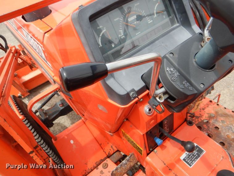 image for item HM9649 Kubota L2550D  MFWD tractor