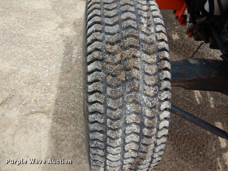 image for item HM9649 Kubota L2550D  MFWD tractor