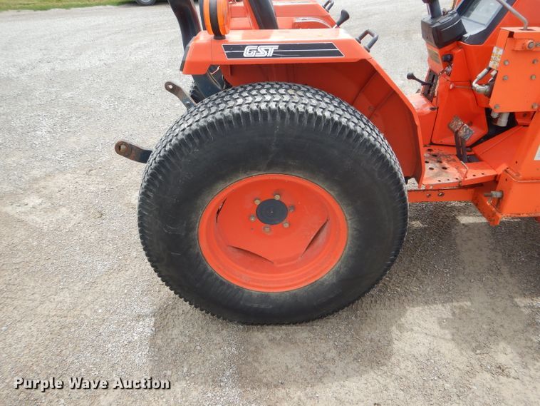 image for item HM9649 Kubota L2550D  MFWD tractor