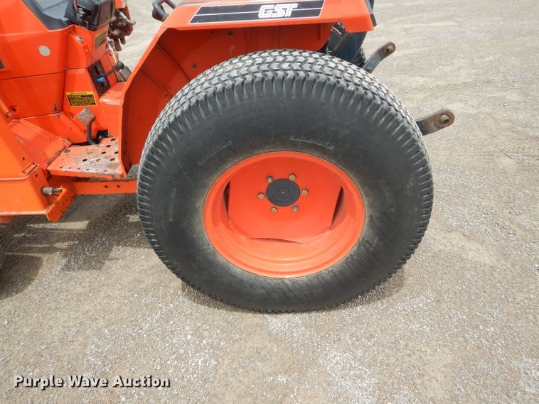 image for item HM9649 Kubota L2550D  MFWD tractor