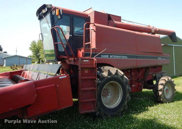 image for item HM9672 1991 Case IH 1680 Axial-Flow combine