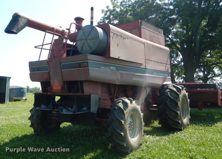 image for item HM9672 1991 Case IH 1680 Axial-Flow combine