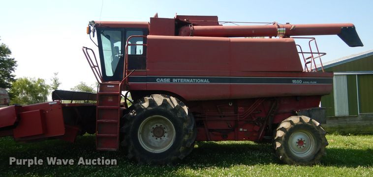 image for item HM9672 1991 Case IH 1680 Axial-Flow combine