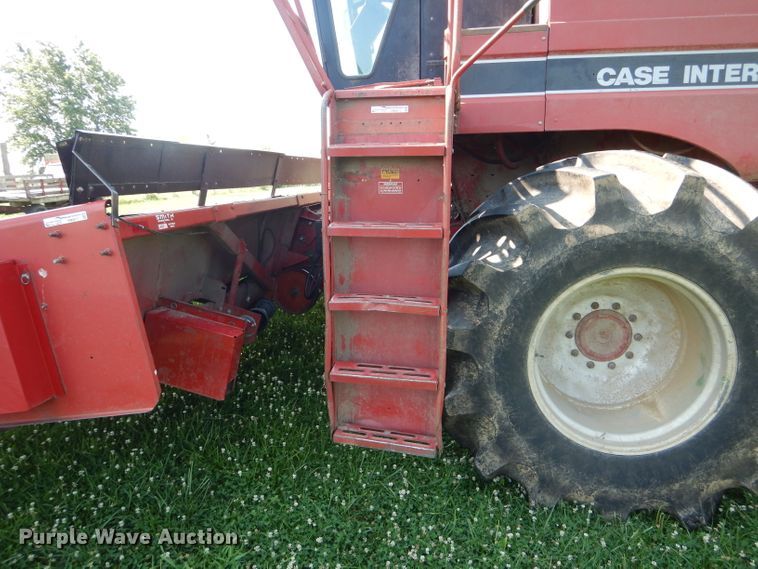 image for item HM9672 1991 Case IH 1680 Axial-Flow combine