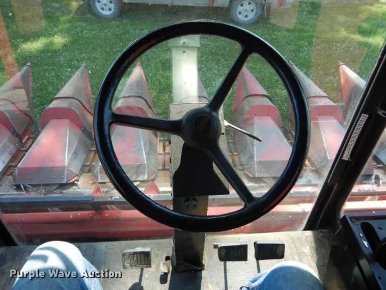 image for item HM9672 1991 Case IH 1680 Axial-Flow combine