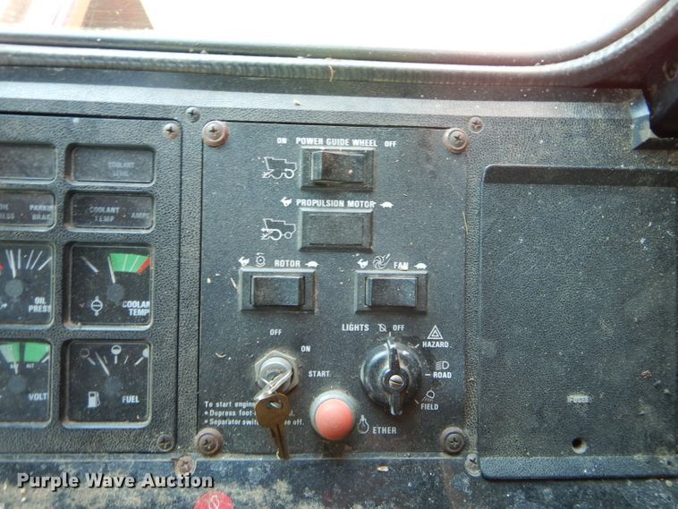 image for item HM9672 1991 Case IH 1680 Axial-Flow combine