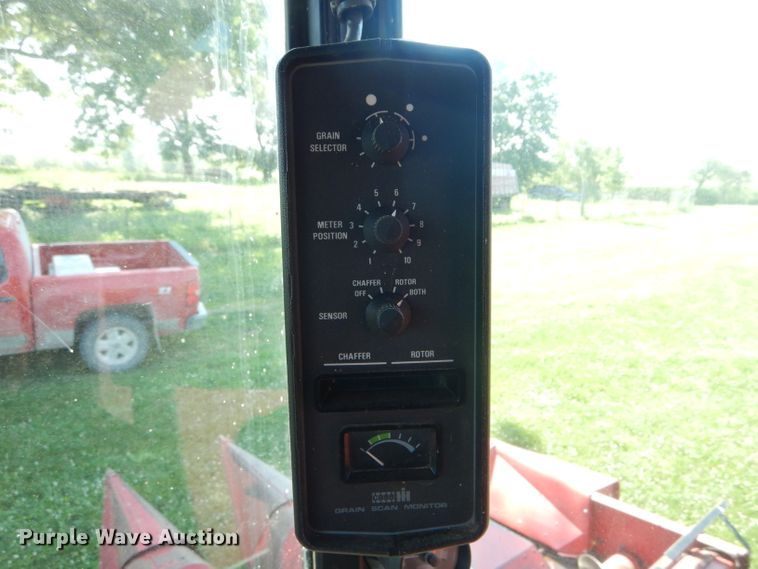 image for item HM9672 1991 Case IH 1680 Axial-Flow combine