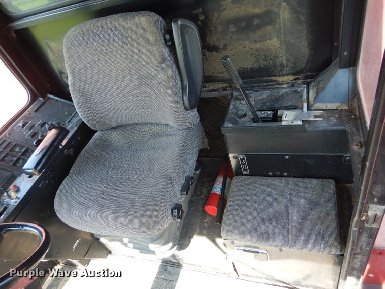 image for item HM9672 1991 Case IH 1680 Axial-Flow combine