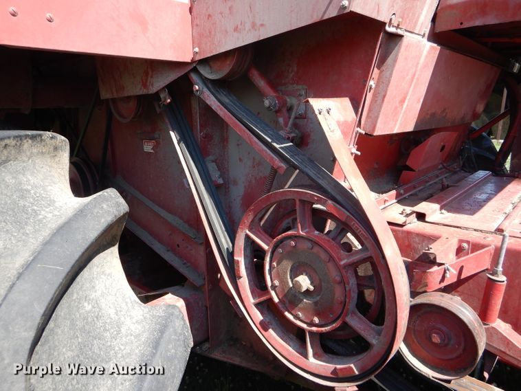 image for item HM9672 1991 Case IH 1680 Axial-Flow combine