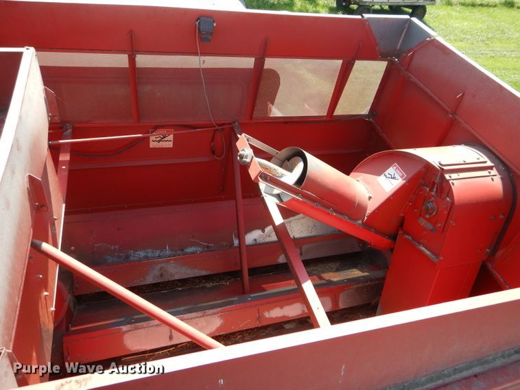 image for item HM9672 1991 Case IH 1680 Axial-Flow combine