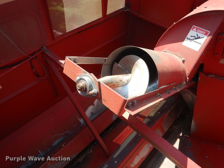 image for item HM9672 1991 Case IH 1680 Axial-Flow combine