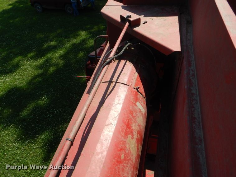 image for item HM9672 1991 Case IH 1680 Axial-Flow combine