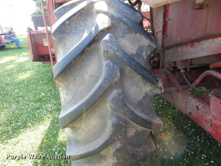 image for item HM9672 1991 Case IH 1680 Axial-Flow combine