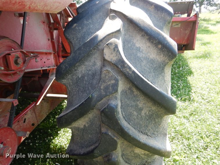 image for item HM9672 1991 Case IH 1680 Axial-Flow combine