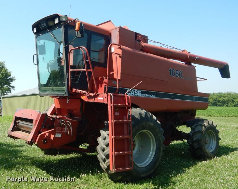 image for item HM9673 1987 Case IH 1680 Axial-Flow RWA combine