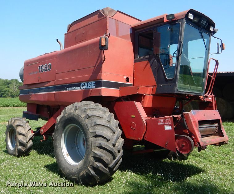 image for item HM9673 1987 Case IH 1680 Axial-Flow RWA combine