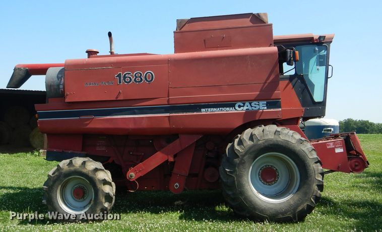 image for item HM9673 1987 Case IH 1680 Axial-Flow RWA combine