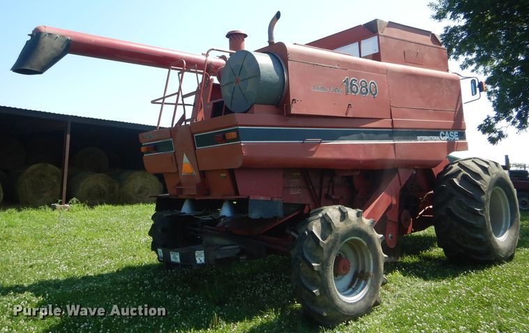 image for item HM9673 1987 Case IH 1680 Axial-Flow RWA combine