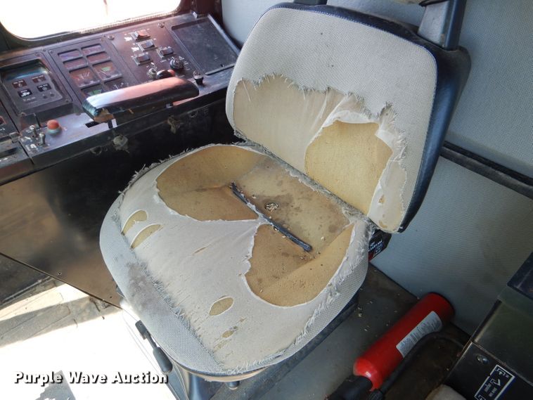 image for item HM9673 1987 Case IH 1680 Axial-Flow RWA combine