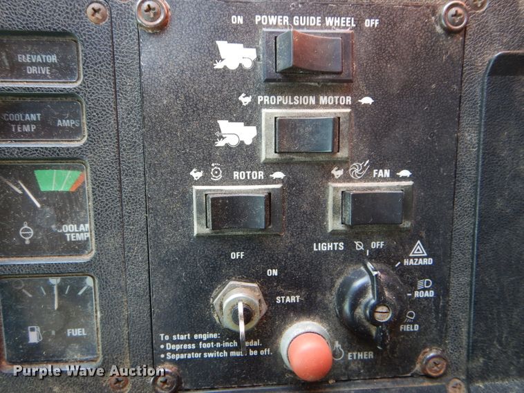 image for item HM9673 1987 Case IH 1680 Axial-Flow RWA combine