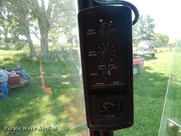 image for item HM9673 1987 Case IH 1680 Axial-Flow RWA combine