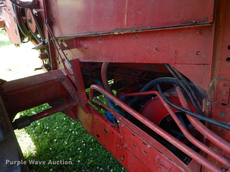 image for item HM9673 1987 Case IH 1680 Axial-Flow RWA combine