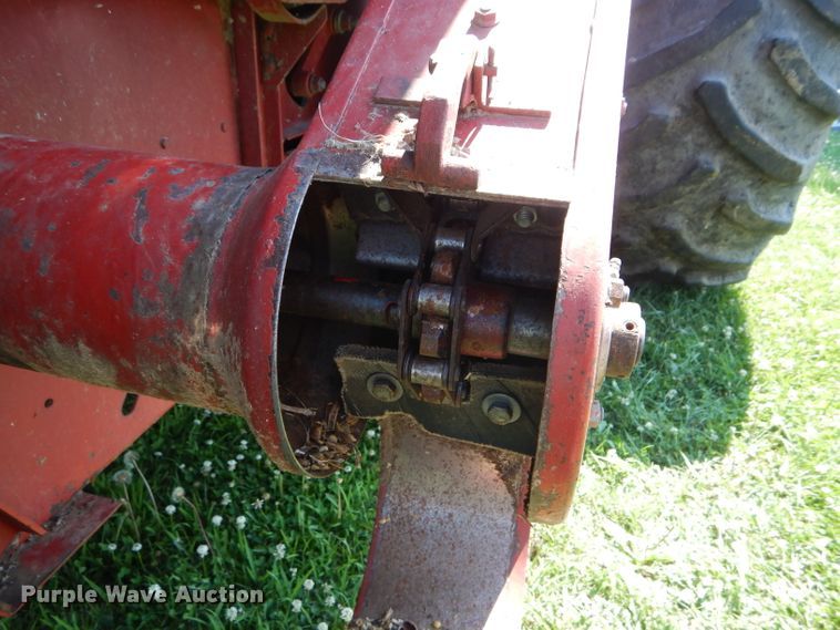 image for item HM9673 1987 Case IH 1680 Axial-Flow RWA combine