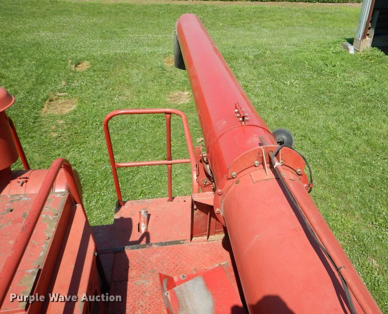image for item HM9673 1987 Case IH 1680 Axial-Flow RWA combine