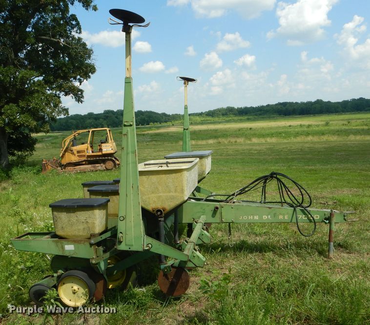 image for item HM9677 John Deere 7000 planter