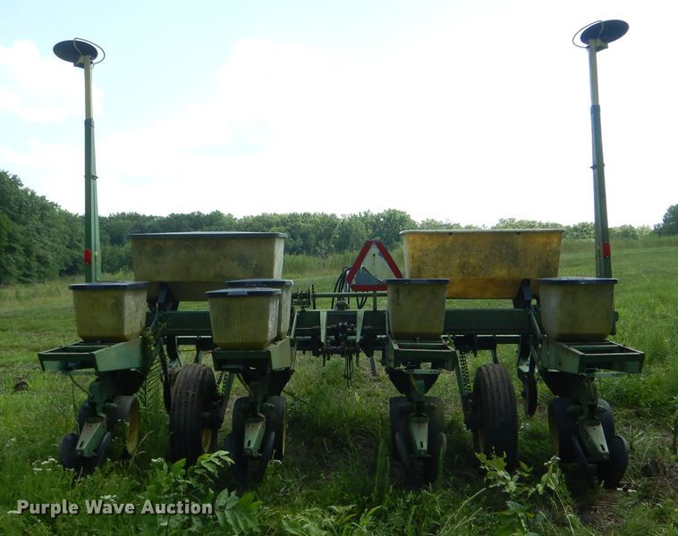 image for item HM9677 John Deere 7000 planter