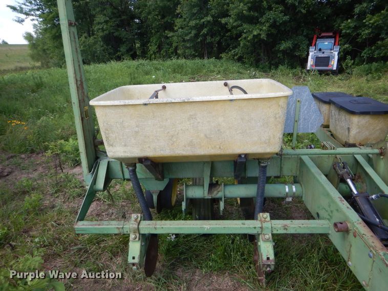 image for item HM9677 John Deere 7000 planter