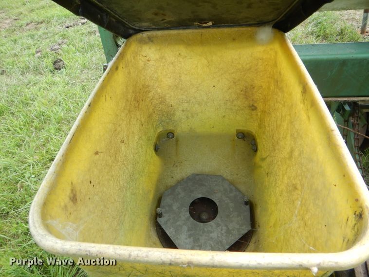 image for item HM9677 John Deere 7000 planter