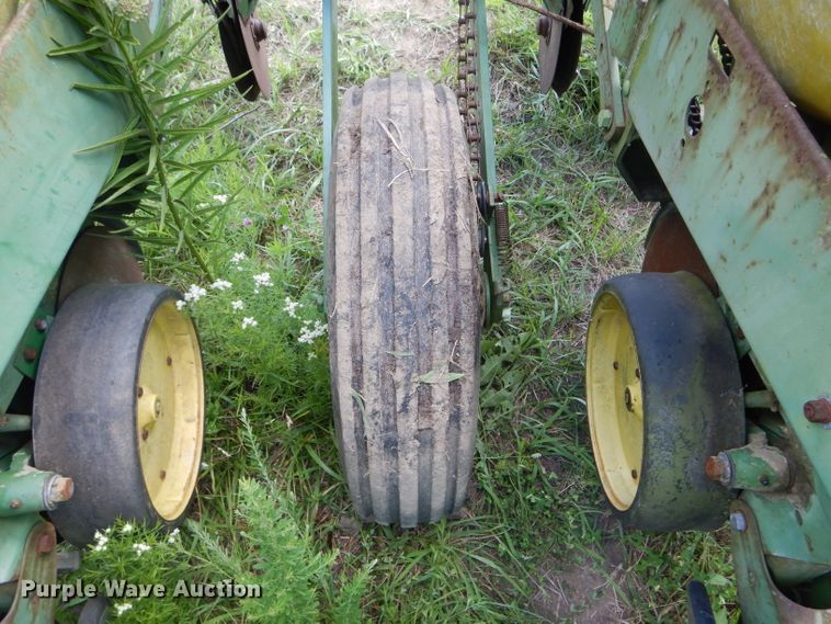 image for item HM9677 John Deere 7000 planter