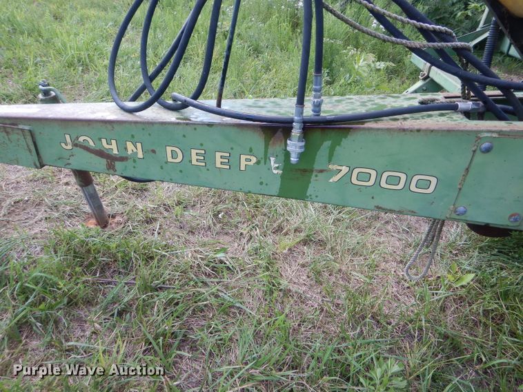 image for item HM9677 John Deere 7000 planter