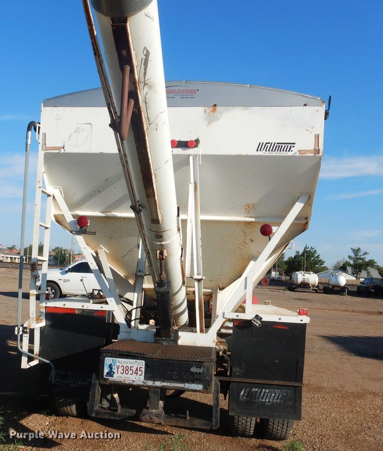 image for item HO9015 1990 Ford F70  fertilizer delivery truck