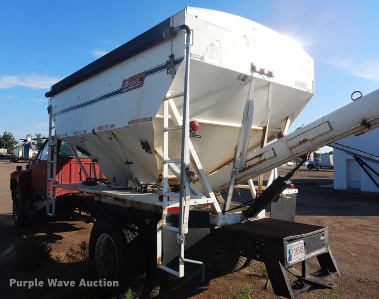 image for item HO9015 1990 Ford F70  fertilizer delivery truck