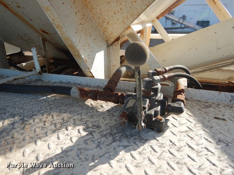 image for item HO9015 1990 Ford F70  fertilizer delivery truck