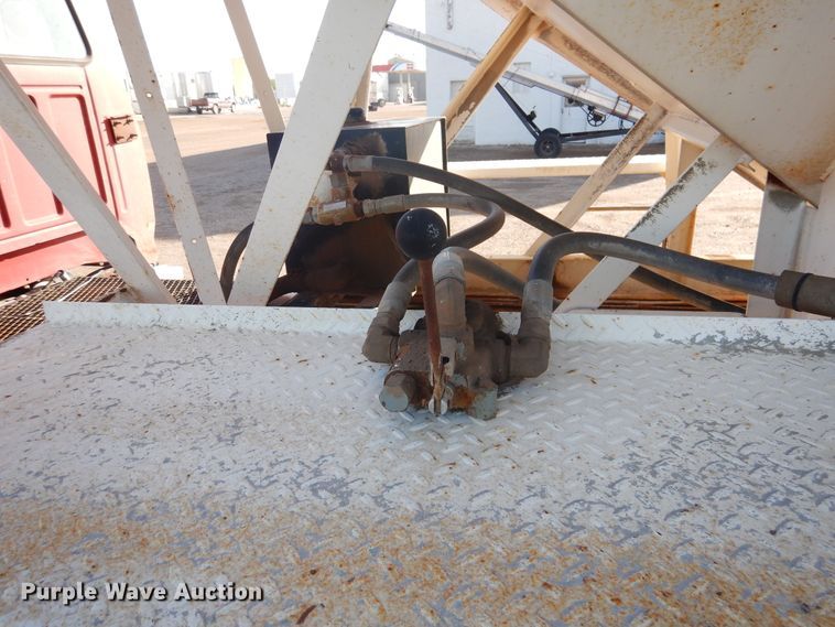 image for item HO9015 1990 Ford F70  fertilizer delivery truck