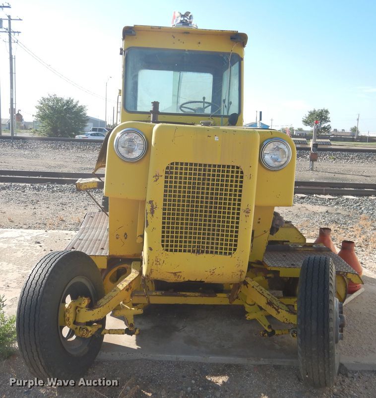 image for item HO9017 Whiting 5TM rail car mover