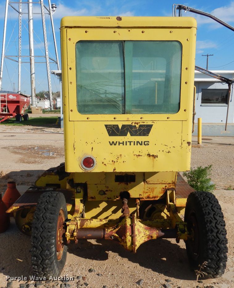 image for item HO9017 Whiting 5TM rail car mover