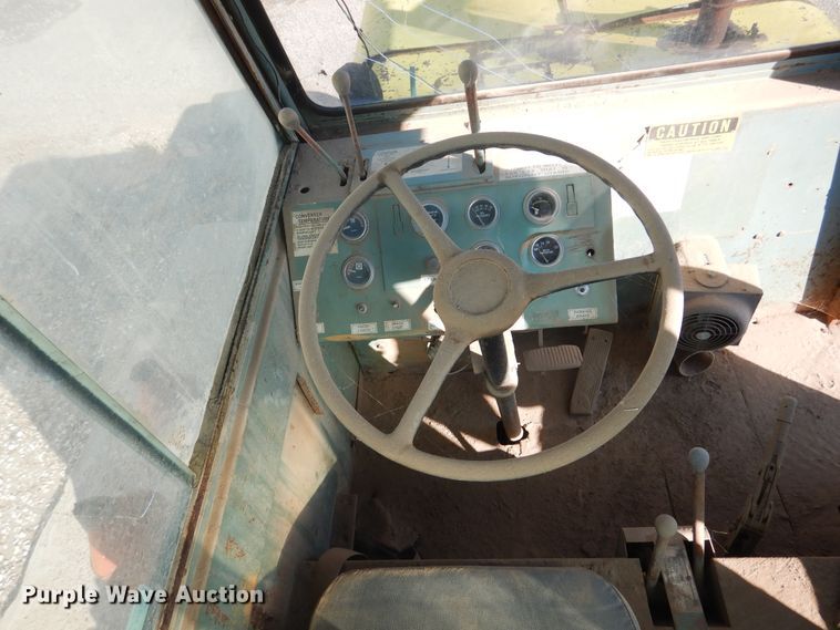 image for item HO9017 Whiting 5TM rail car mover