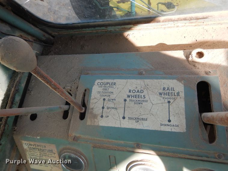 image for item HO9017 Whiting 5TM rail car mover