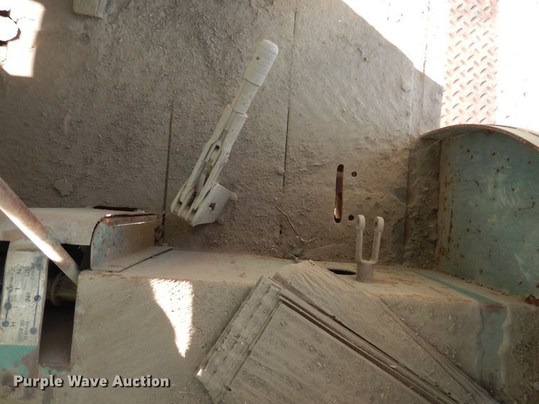 image for item HO9017 Whiting 5TM rail car mover