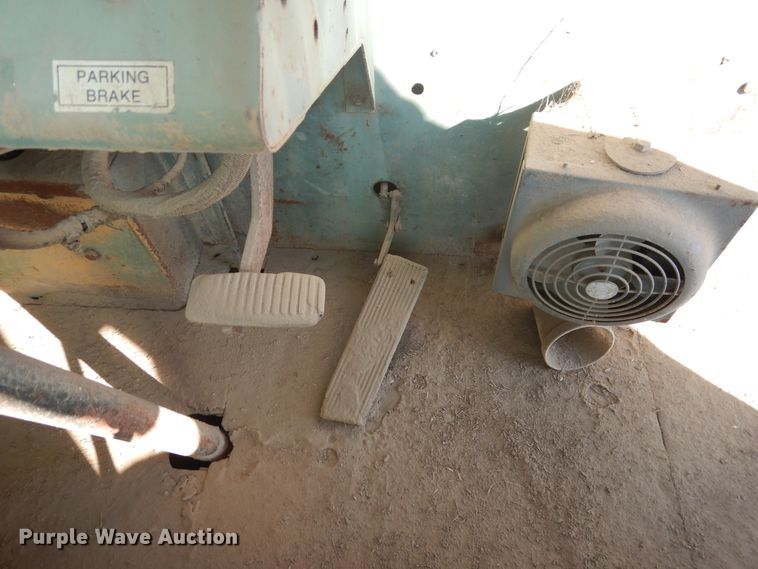 image for item HO9017 Whiting 5TM rail car mover