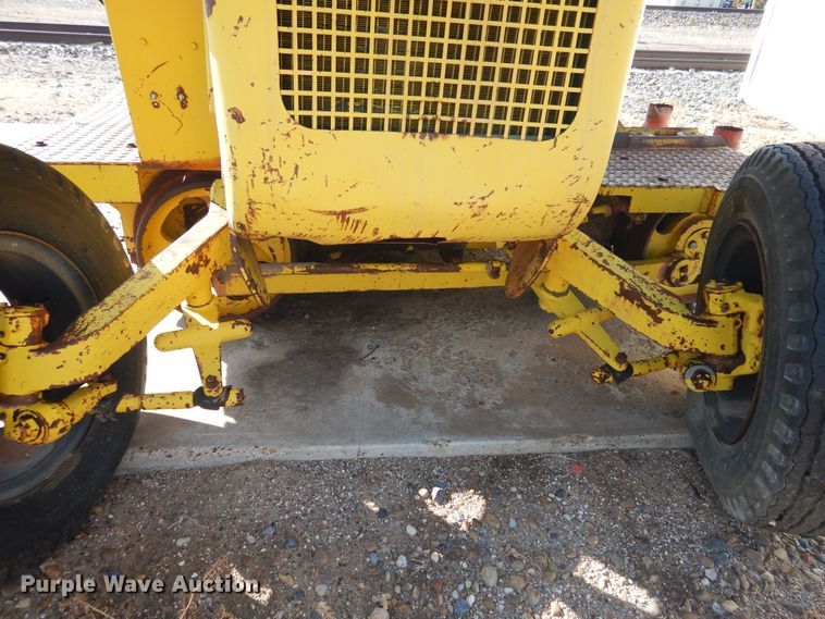 image for item HO9017 Whiting 5TM rail car mover